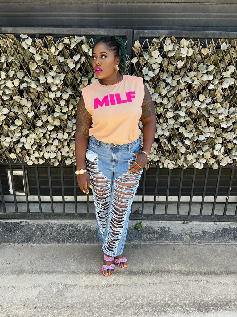 MILFin' Around